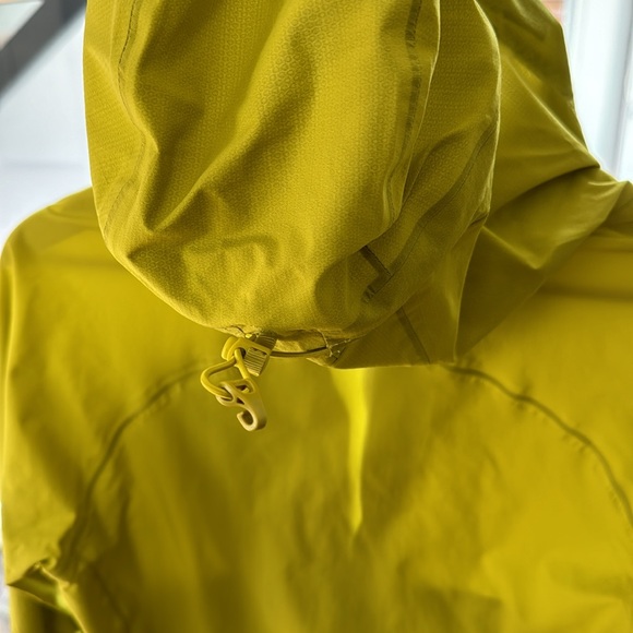 Patagonia light rain jacket - Picture 7 of 7